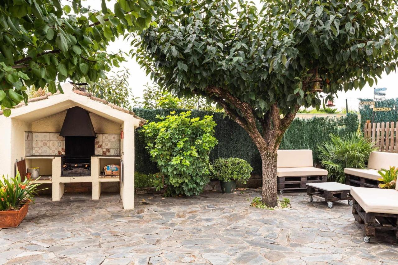 Masia Can Tramontana Guest House Tiana Exterior photo